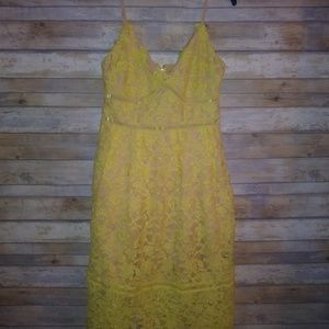 Guess yellow and nude dress size 6